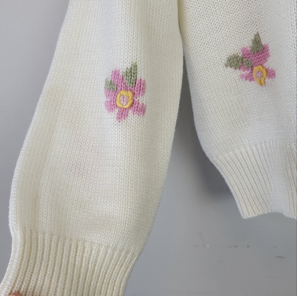 Knit Floral Embroidered Sweater Vintage - Picture 4 of 10